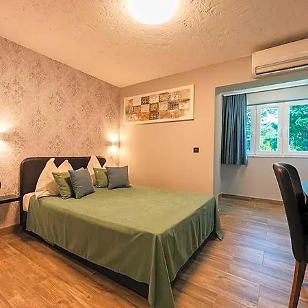 Terezija 3* Baška